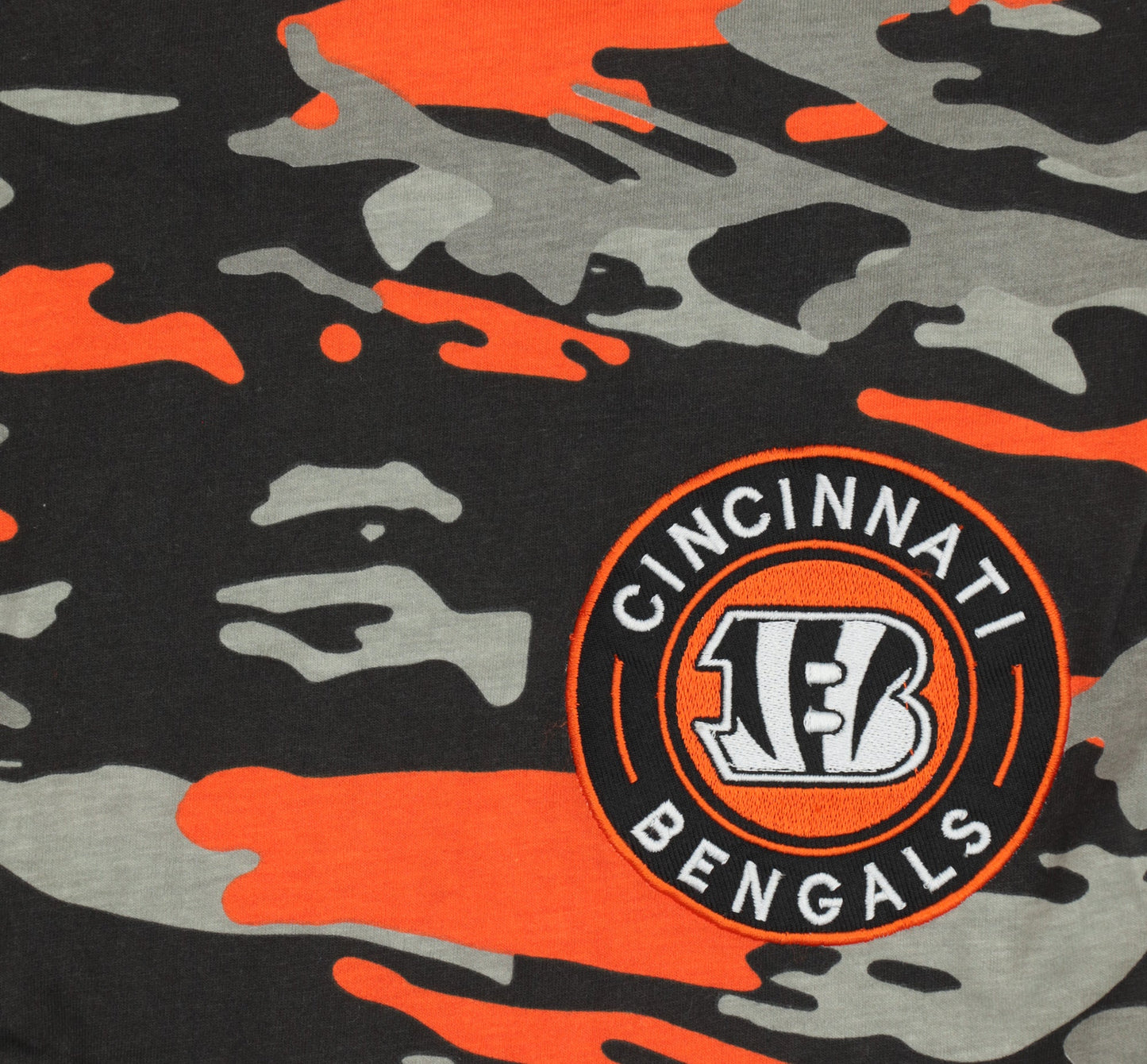 Zubaz NFL Adult Unisex Z88 Embroidered Alt Camo Shorts, Cincinnati Bengals