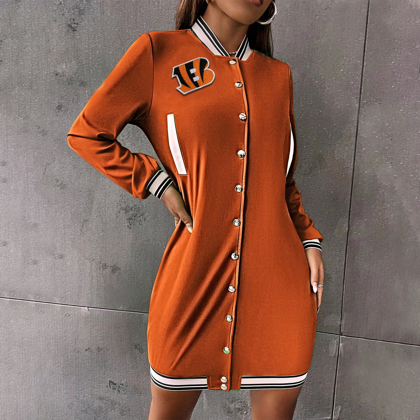 Fashionable single-breasted sports dress