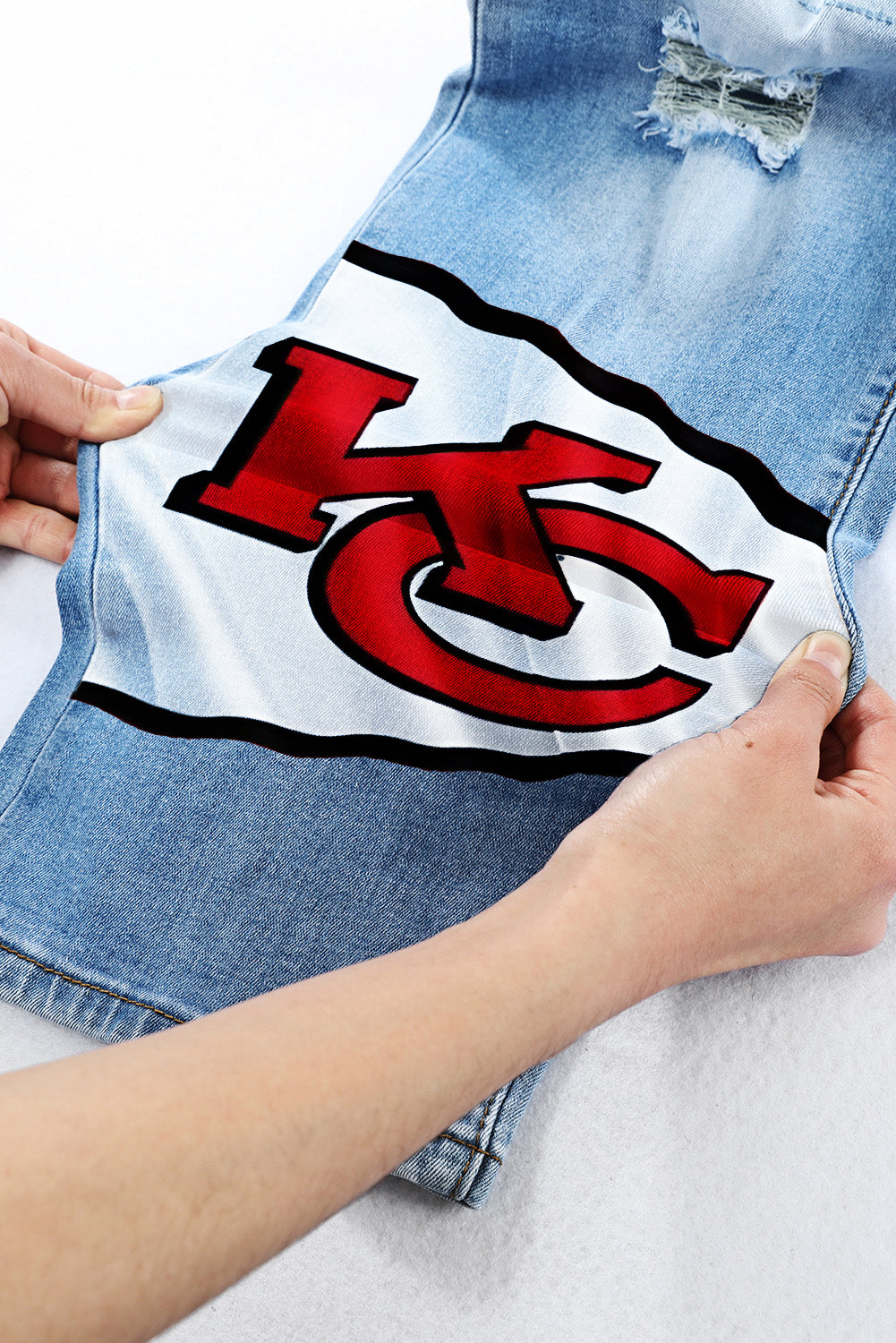 casual fashion perforated printed jeans