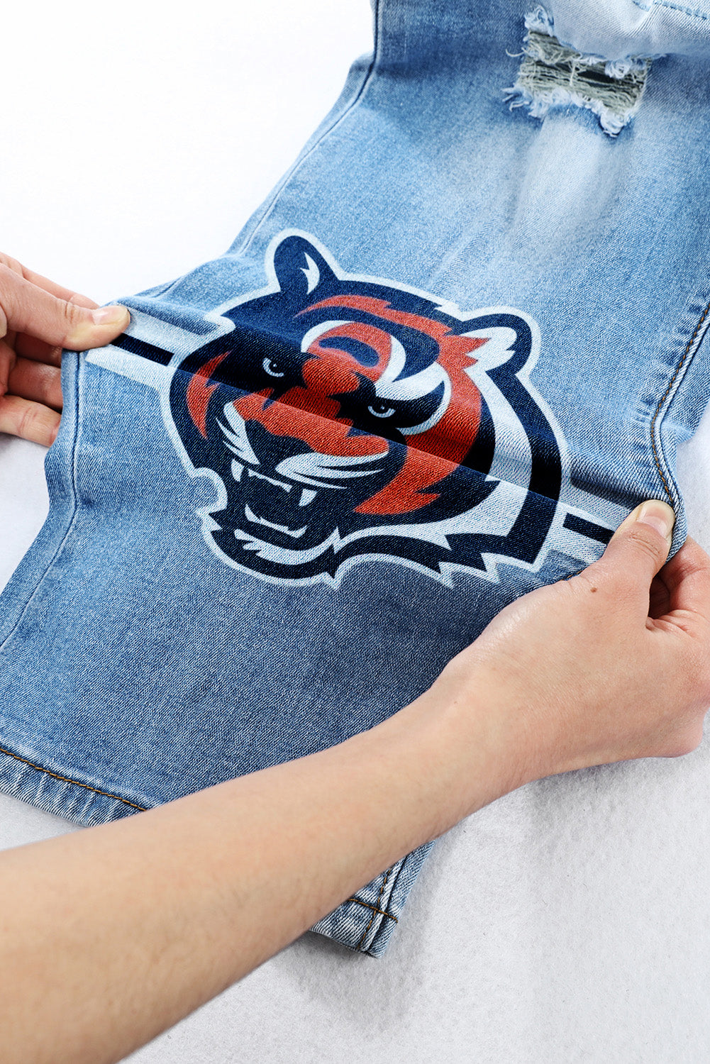 STRETCH RIPPED FRAYED RAW HEM DISTRESSED DENIM JEANS WITH HOLE